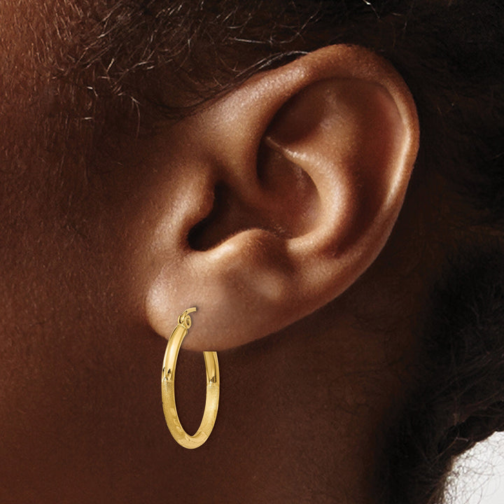 14k Yellow Gold Satin D.C 2MM Round Tube Earring