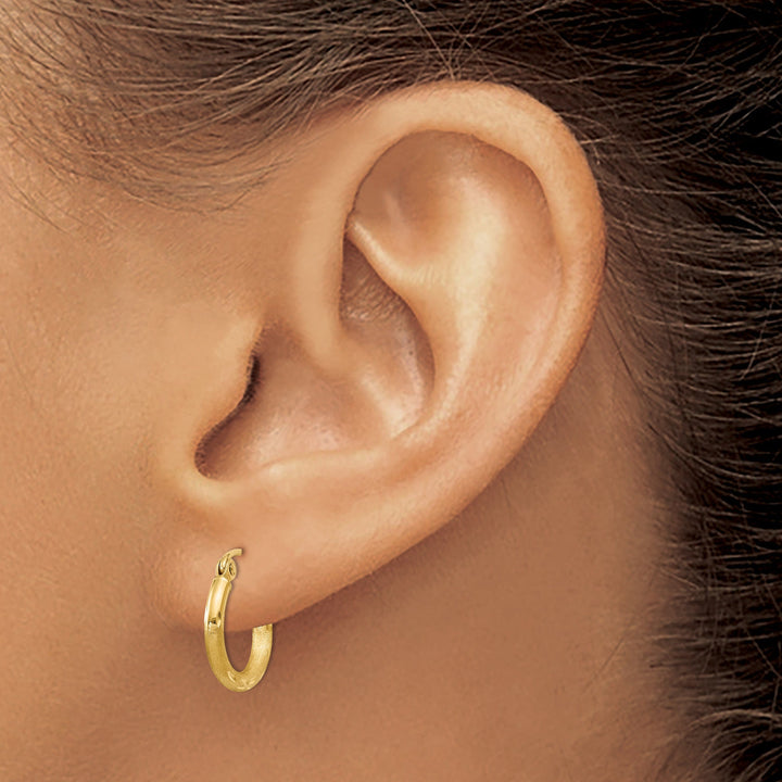14k Yellow Gold Satin D.C 2MM Hoop Earrings