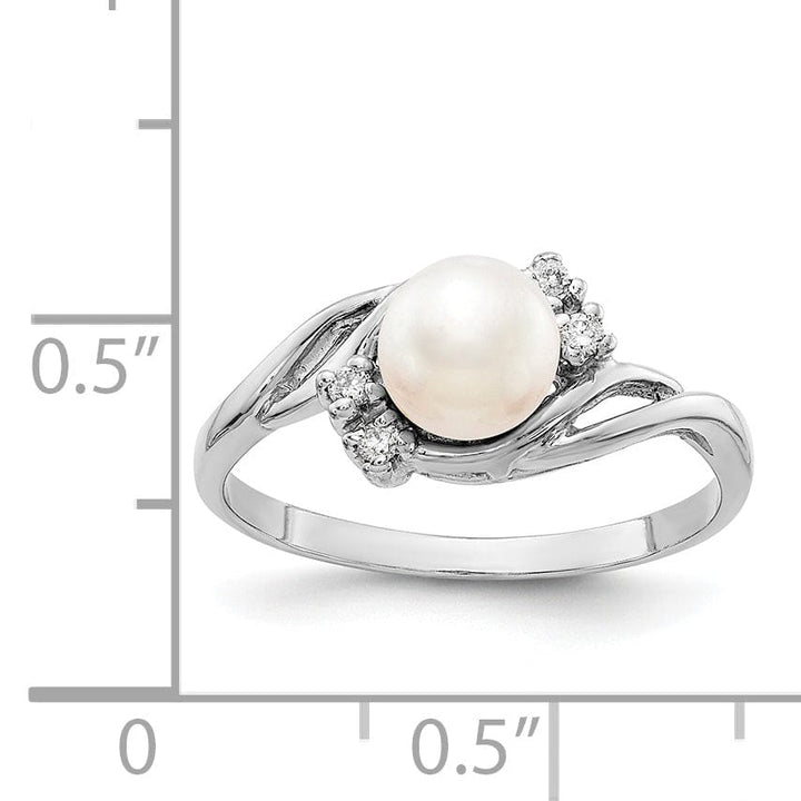 14k White Gold Pearl Diamond Ring